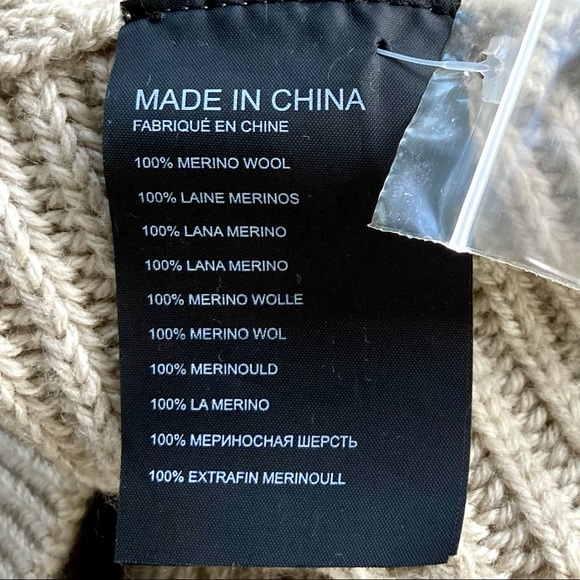 NWT Club Monaco 100% merino wool horizontal shaker ribbed crewneck sweater. 🤎 - Picture 8 of 8